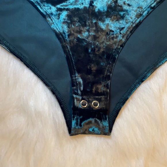 Forever 21+ Body suite 💚 - Picture 3 of 9